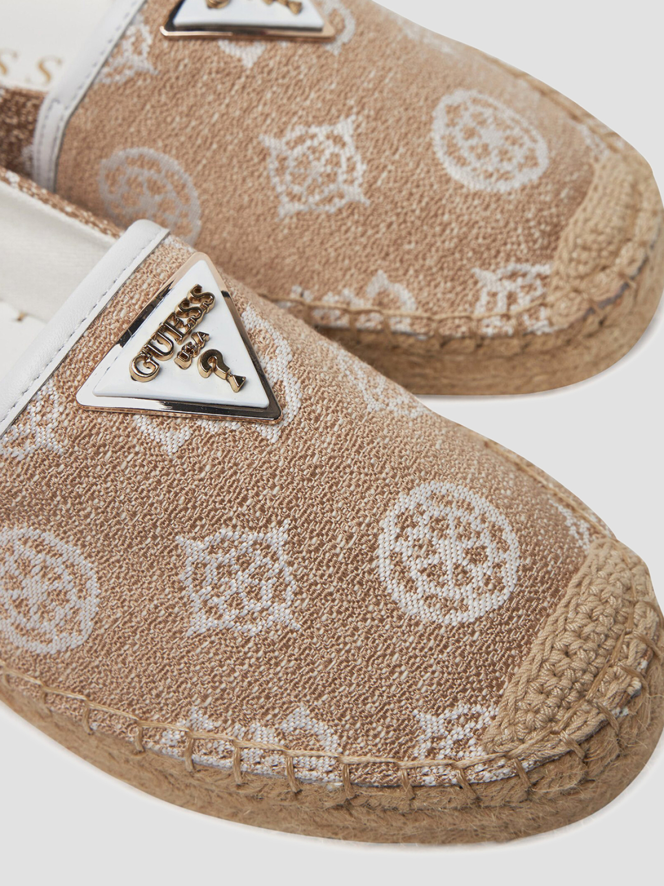 Слипоны и мокасины GUESS модель FLJDNN.FAL14;NATWH Фото