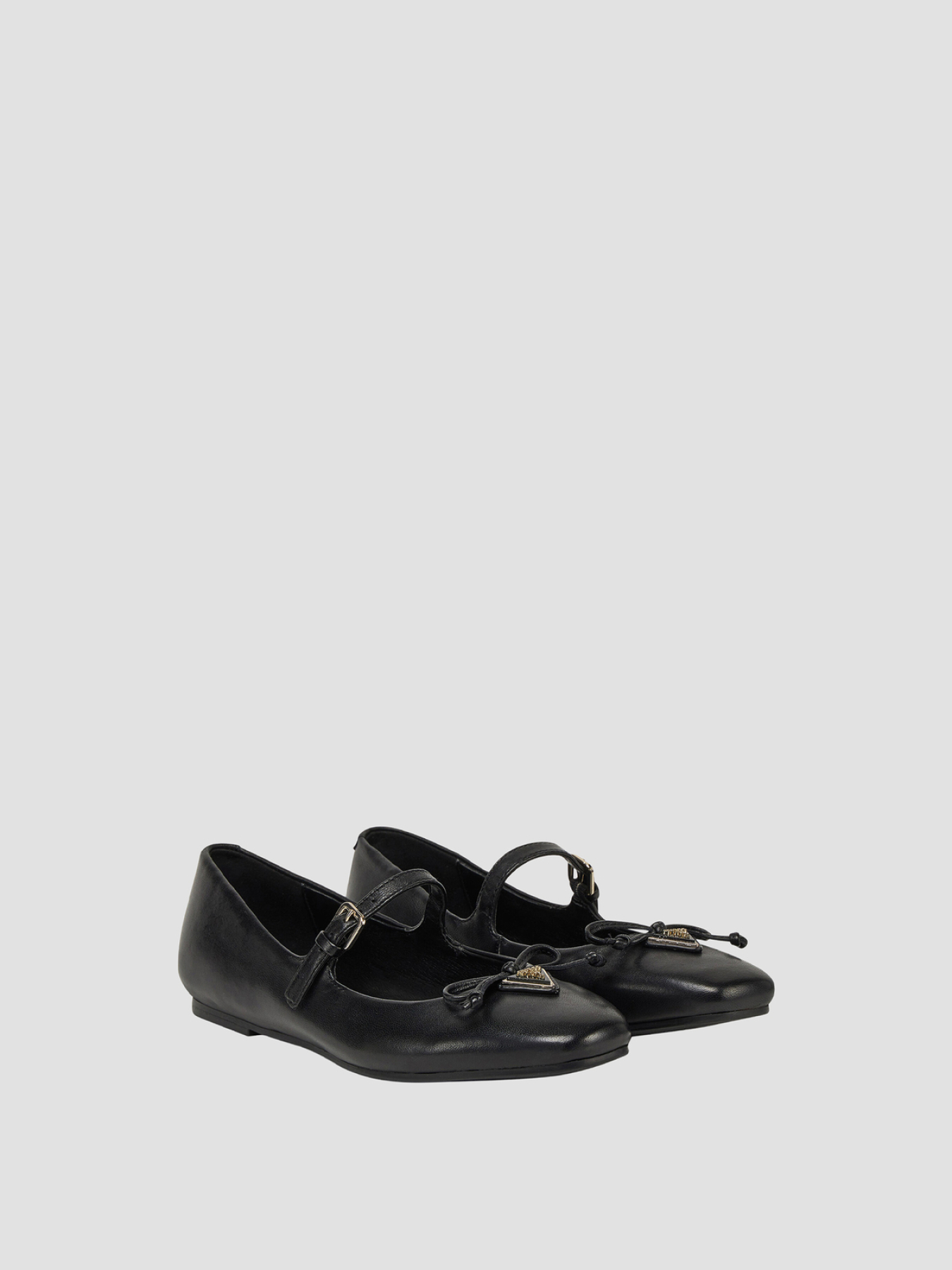 Туфли и лоферы GUESS модель FLJKAY.LEA02;BLACK Фото
