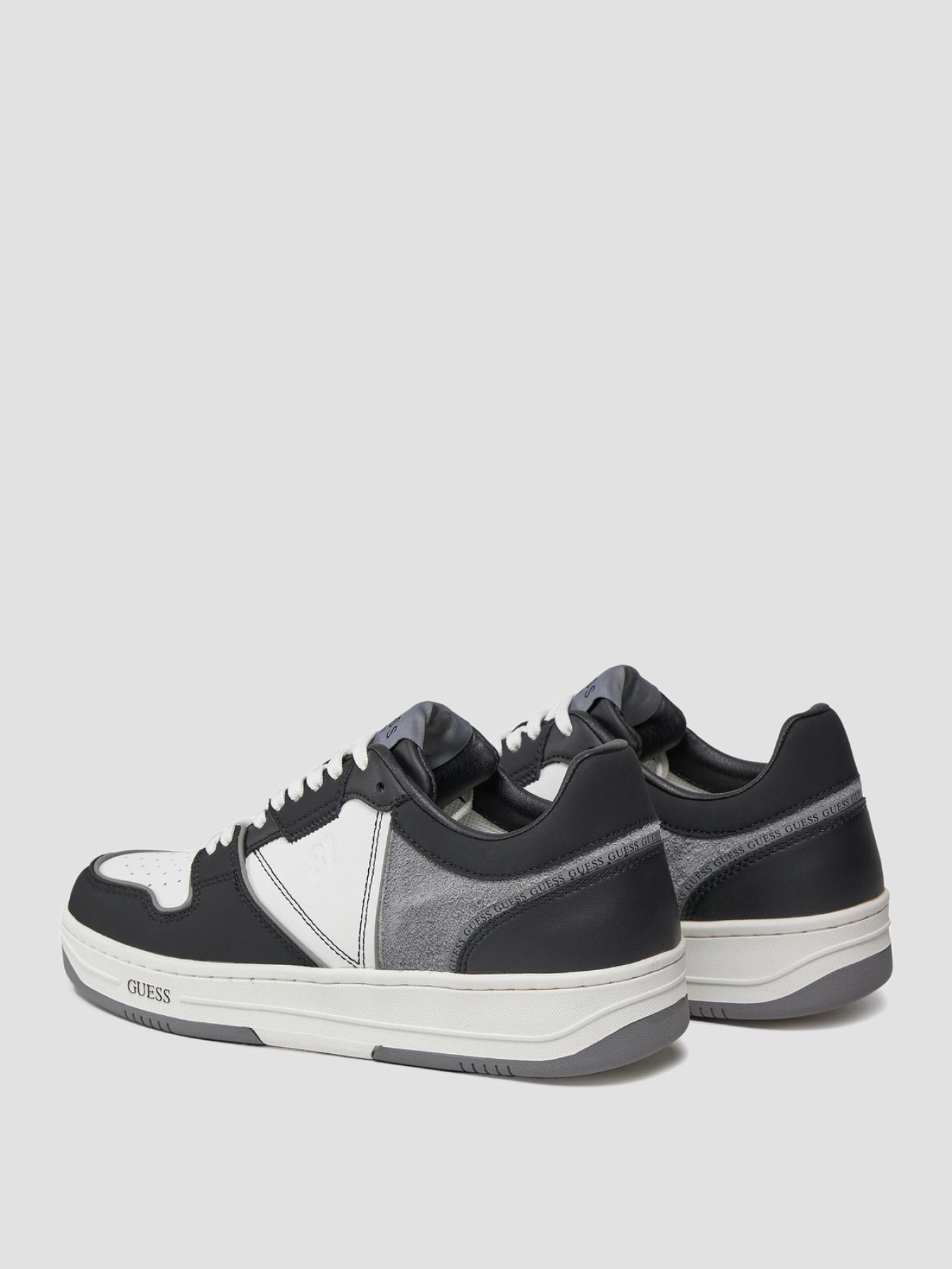 Кросівки GUESS модель FMPANC.ESU12;GRBLW Фото