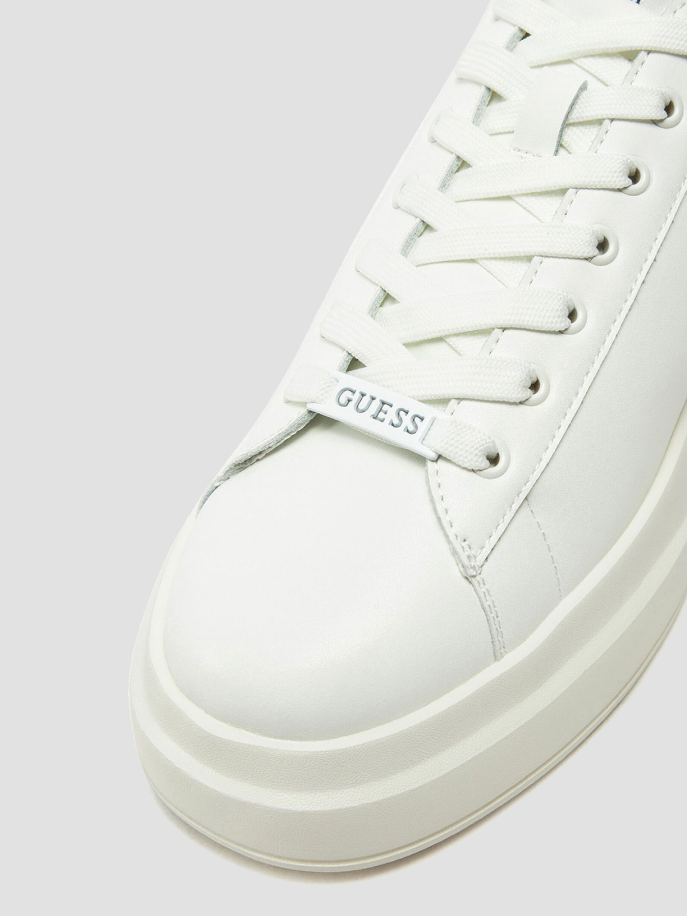Кросівки GUESS модель FMPELB.LEA12;WHIBL Фото