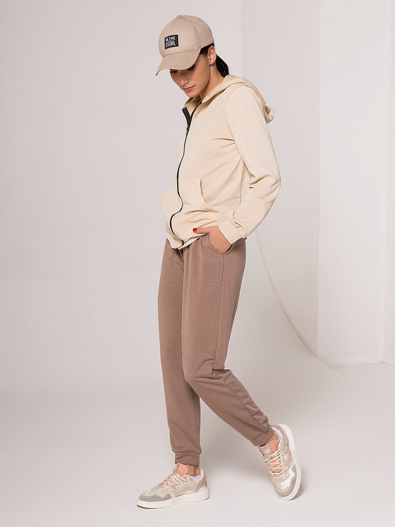 Спортивный костюм ISSA Plus модель 13103B_brownbeige Фото