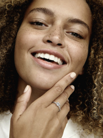 Каблучки PANDORA Moments модель 190074C01 Фото