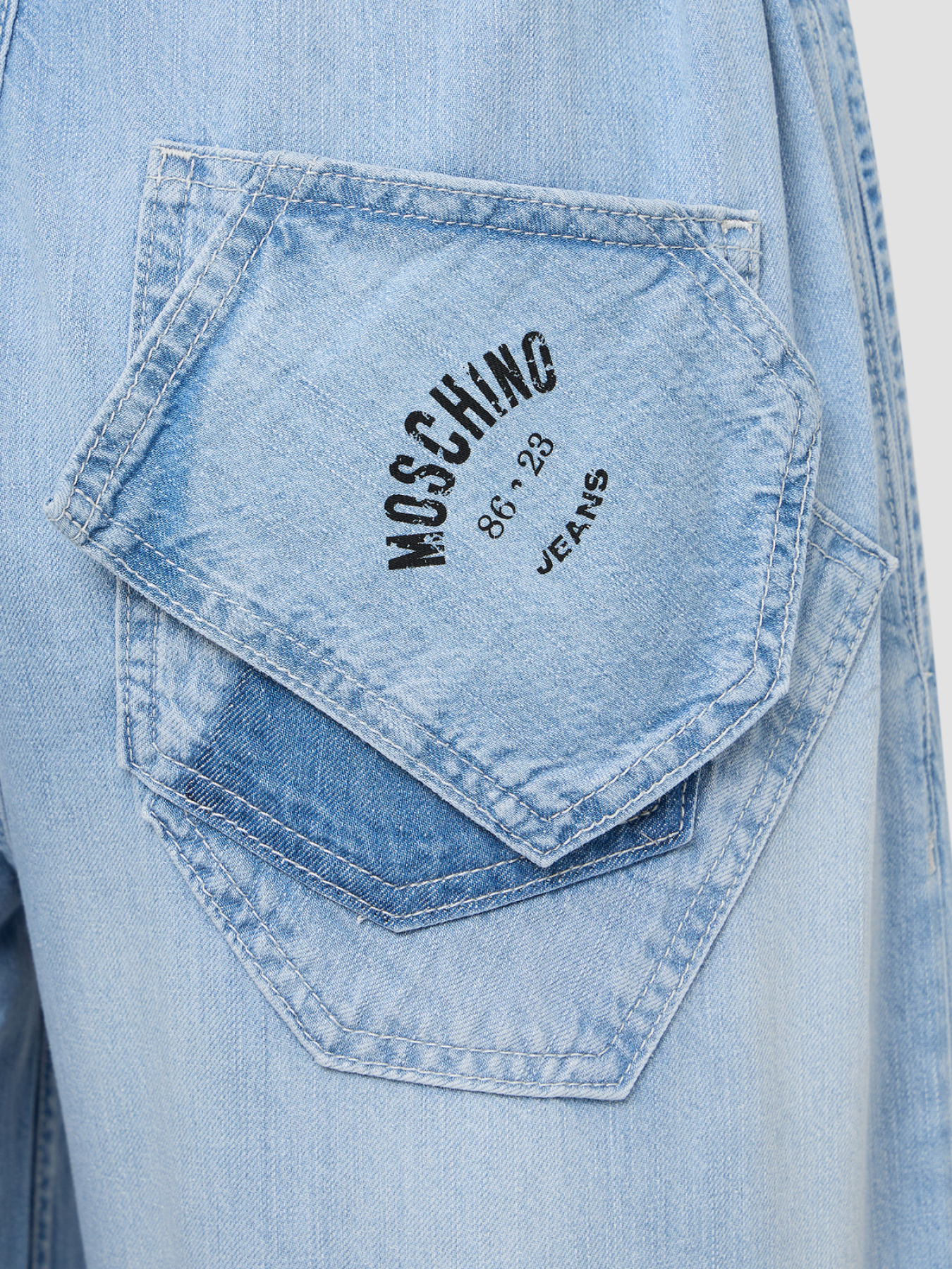 Джинсы Moschino модель A0314.3216;1306 Фото