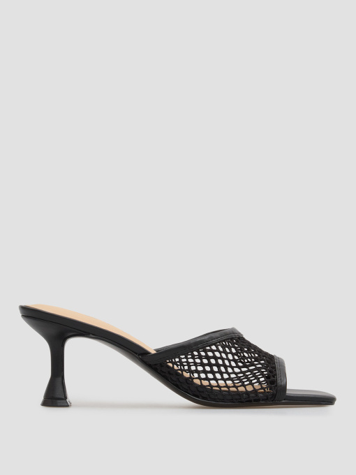 Шлёпанцы GUESS модель FLJKBA.FAB03;BLACK Фото