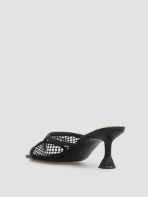 Шлёпанцы GUESS модель FLJKBA.FAB03;BLACK Фото
