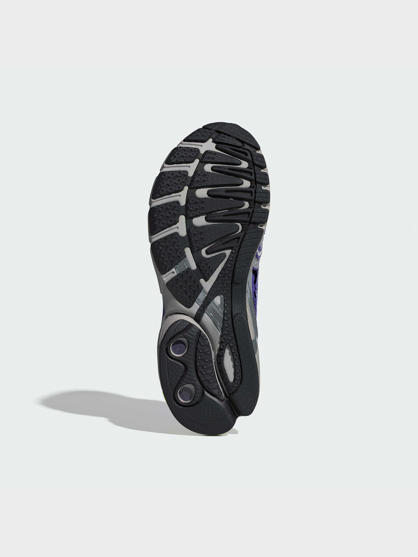 Кроссовки Adidas модель KJ8805 Кроссовки Adidas модель KJ8805 Фото