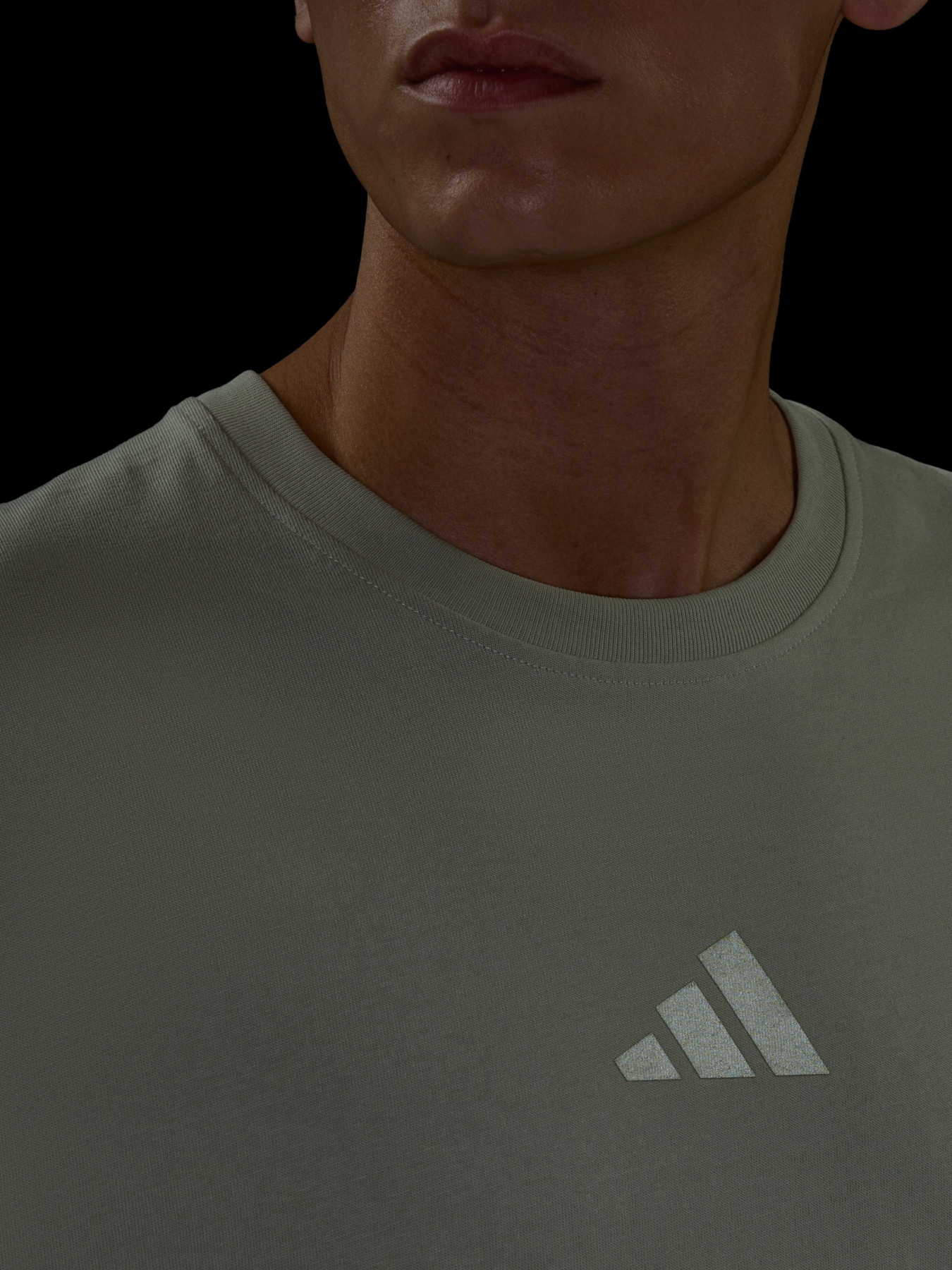 Футболки і поло Adidas модель KB7355 Футболки і поло Adidas модель KB7355 Фото