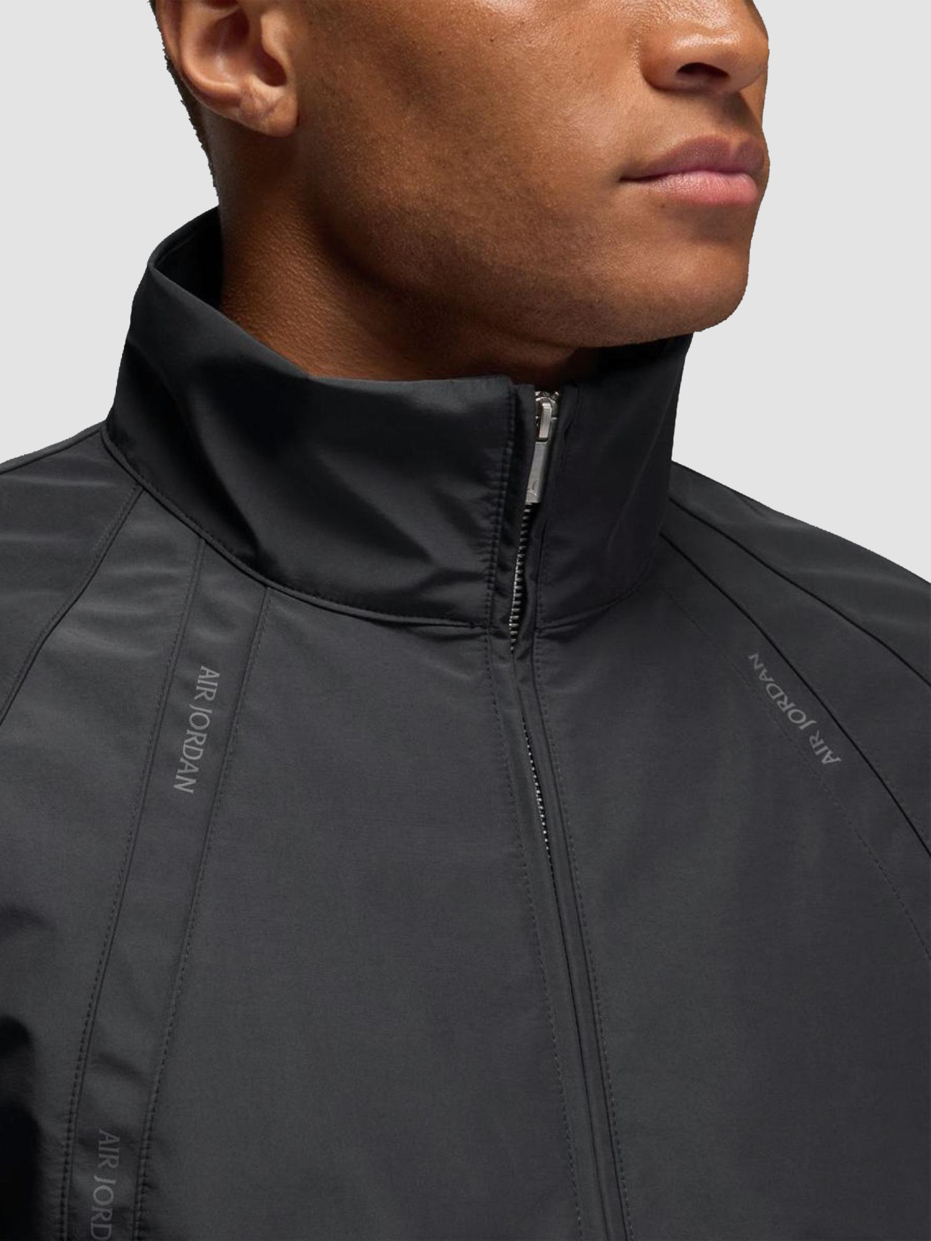 Куртки и дубленки Jordan M J AIR JDN TRACK JKT модель HV0081-045 Фото