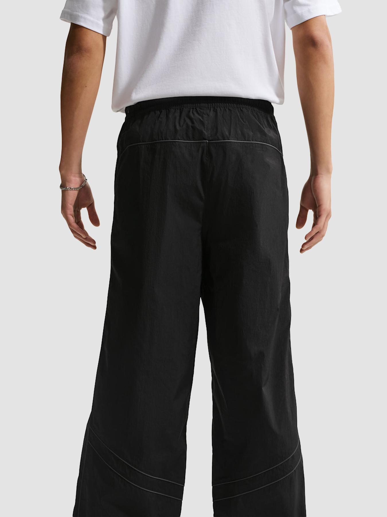 Брюки NIKE Tracksuit Bottoms модель IF1306-010 Брюки NIKE Tracksuit Bottoms модель IF1306-010 Фото