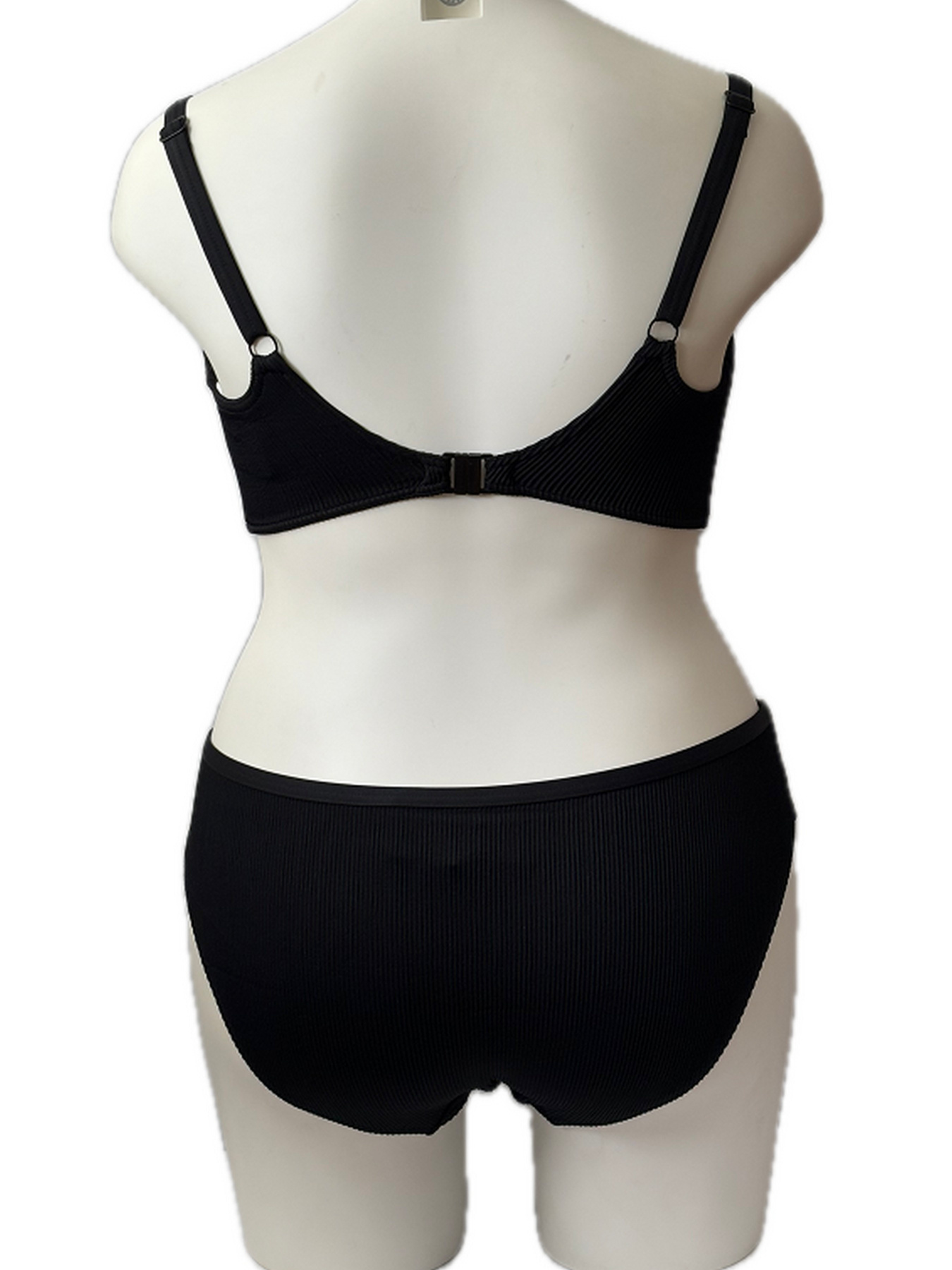 Одежда для пляжа Freya Nouveau модель Купал6700-6703BLKьник роздільний Freya Nouveau 6700-6703BLK Одежда для пляжа Freya Nouveau модель Купал6700-6703BLKьник роздільний Freya Nouveau 6700-6703BLK Фото