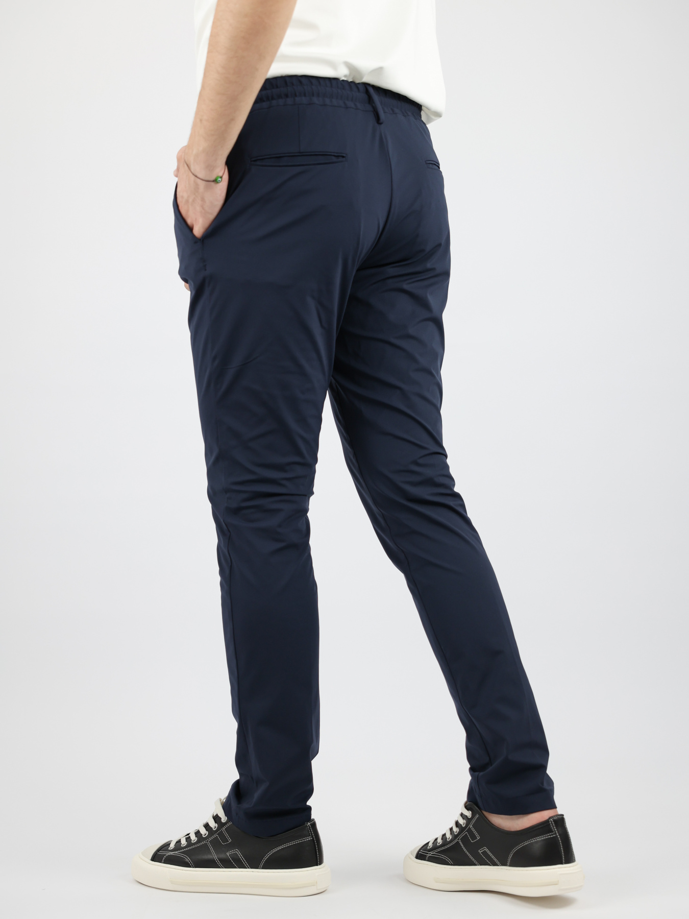 Брюки BOGGI зауженные модель 26L-B023C001901 Брюки BOGGI зауженные модель 26L-B023C001901 Фото
