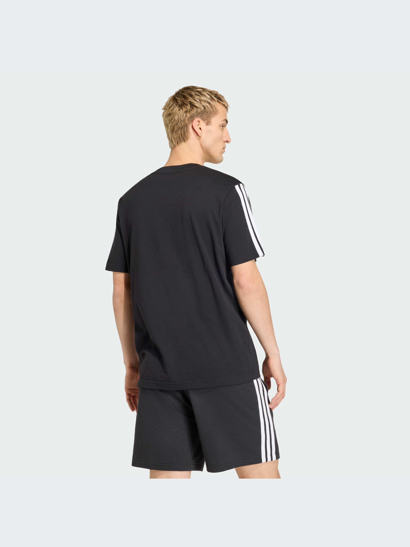 Футболки и поло Adidas модель JZ9352-KZ Футболки и поло Adidas модель JZ9352-KZ Фото