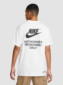 Футболки і поло NIKE Nsw Authrzd Personnel Tee модель DM6427-100 Фото