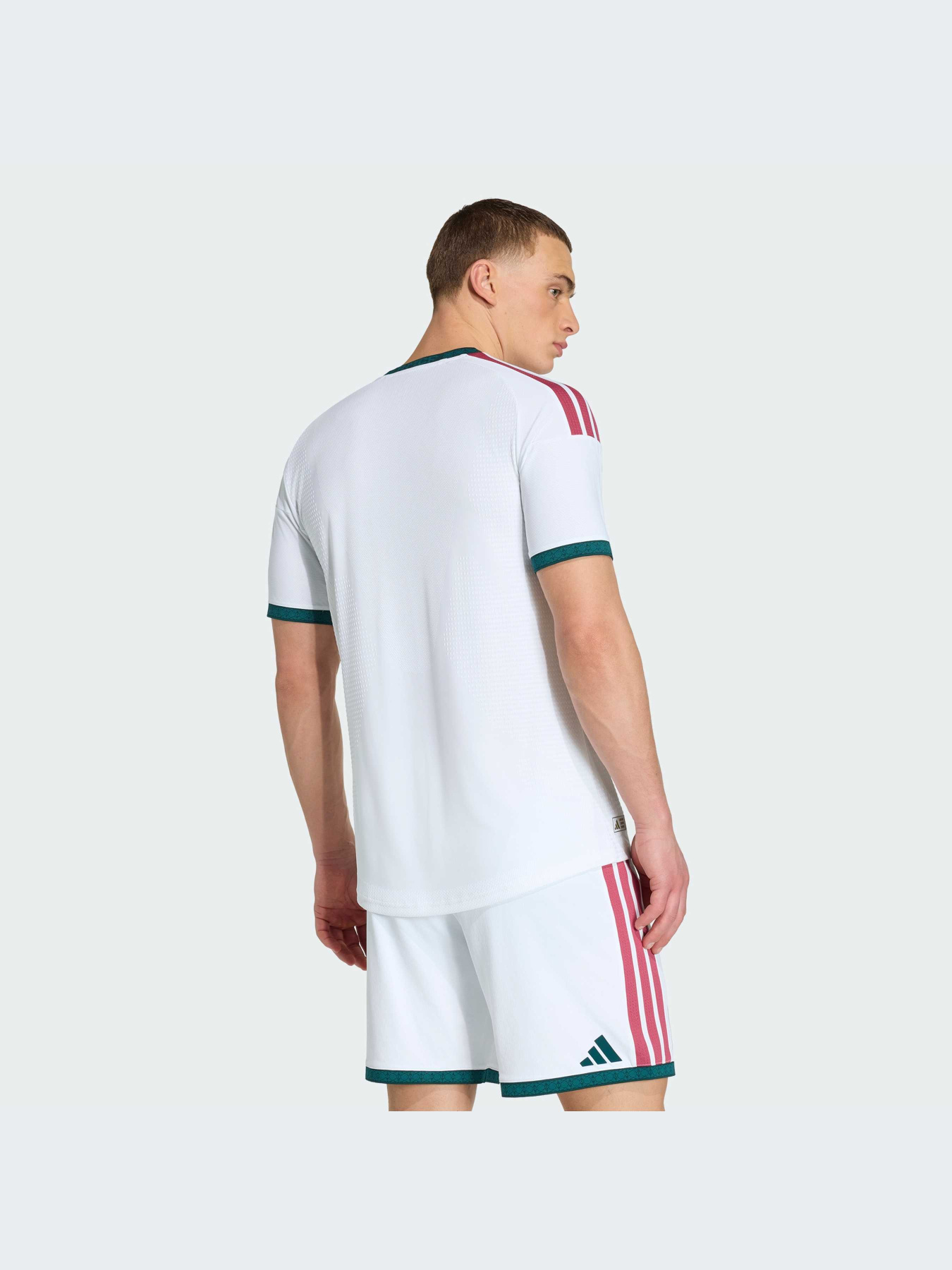 Футболки и поло Adidas модель JZ7218-KZ Футболки и поло Adidas модель JZ7218-KZ Фото