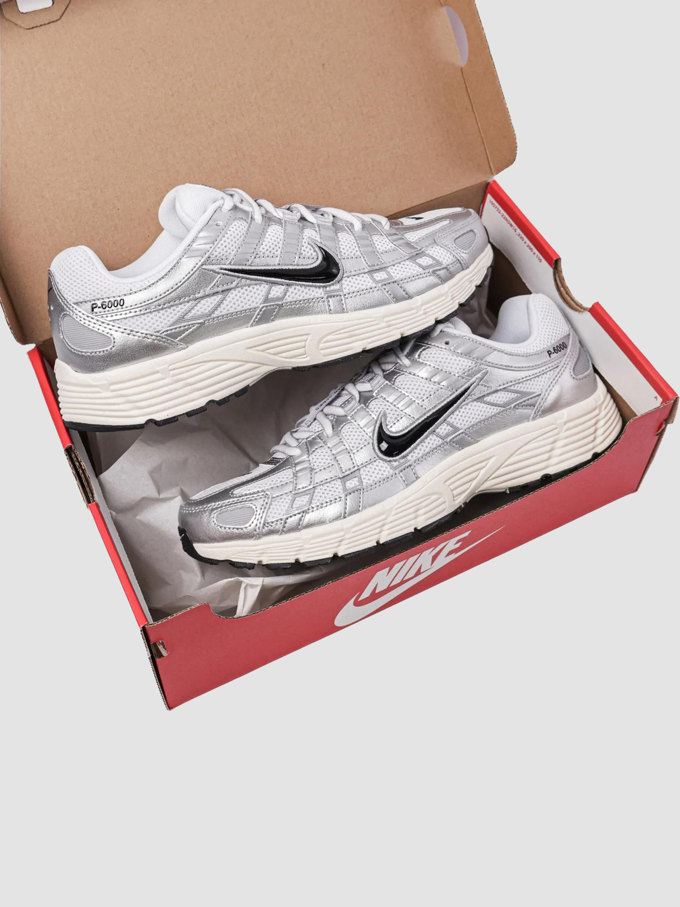 Кросівки NIKE P-6000 модель CD6404-105 Кросівки NIKE P-6000 модель CD6404-105 Фото
