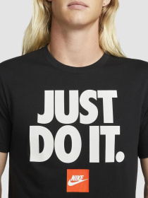 Футболки і поло NIKE Sportswear Just Do It Verbiage модель DZ2989-010 Фото
