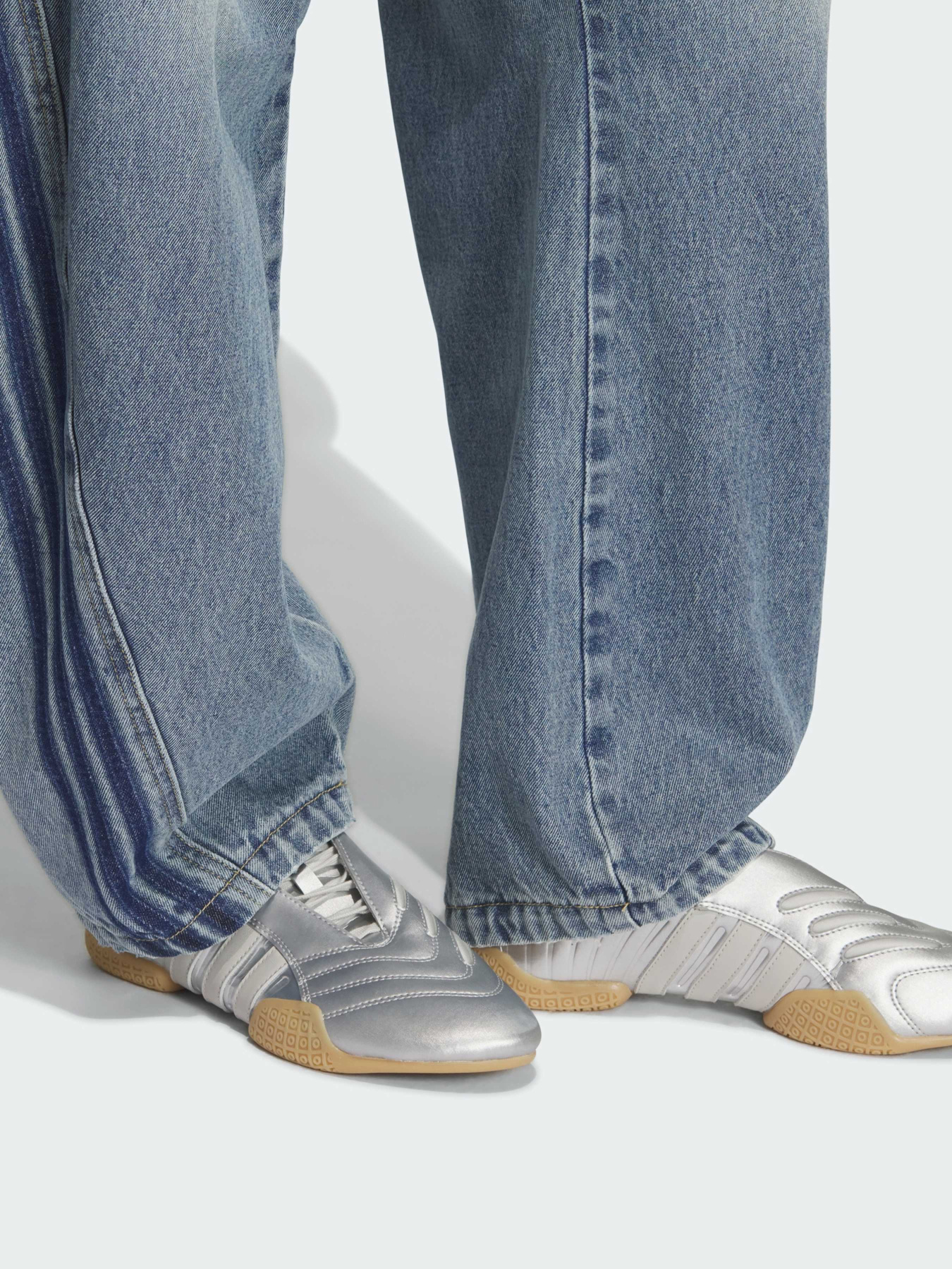 Джинсы Adidas модель KR2628 Джинсы Adidas модель KR2628 Фото
