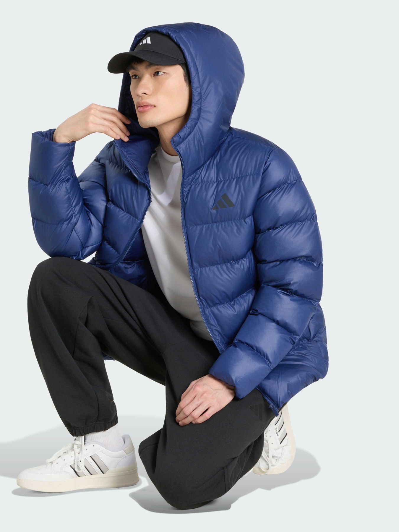 Куртки та дублянки Adidas Adidas Essentials модель KS7705 Фото