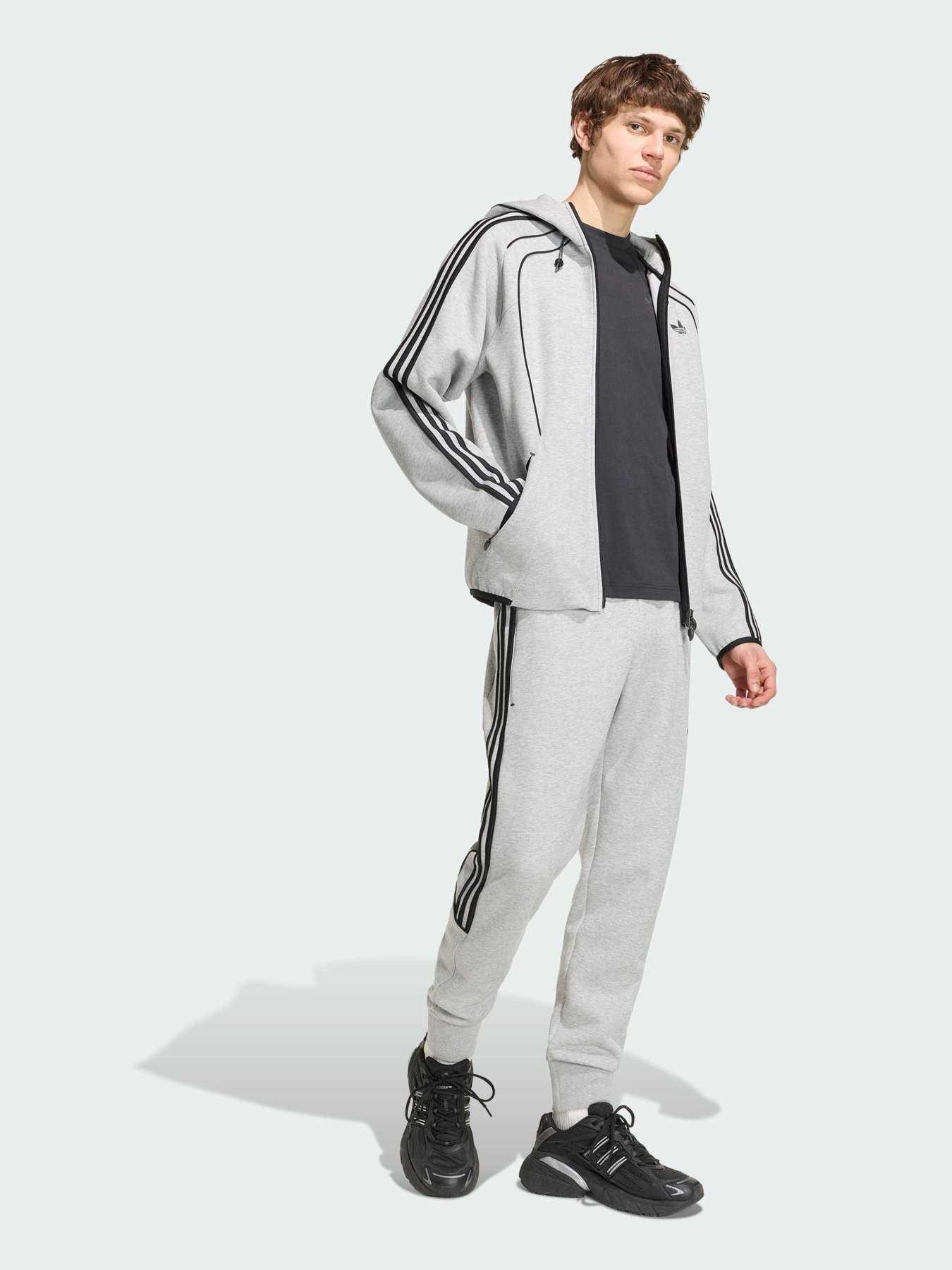 Худи и свитшоты Adidas модель KR7070 Фото