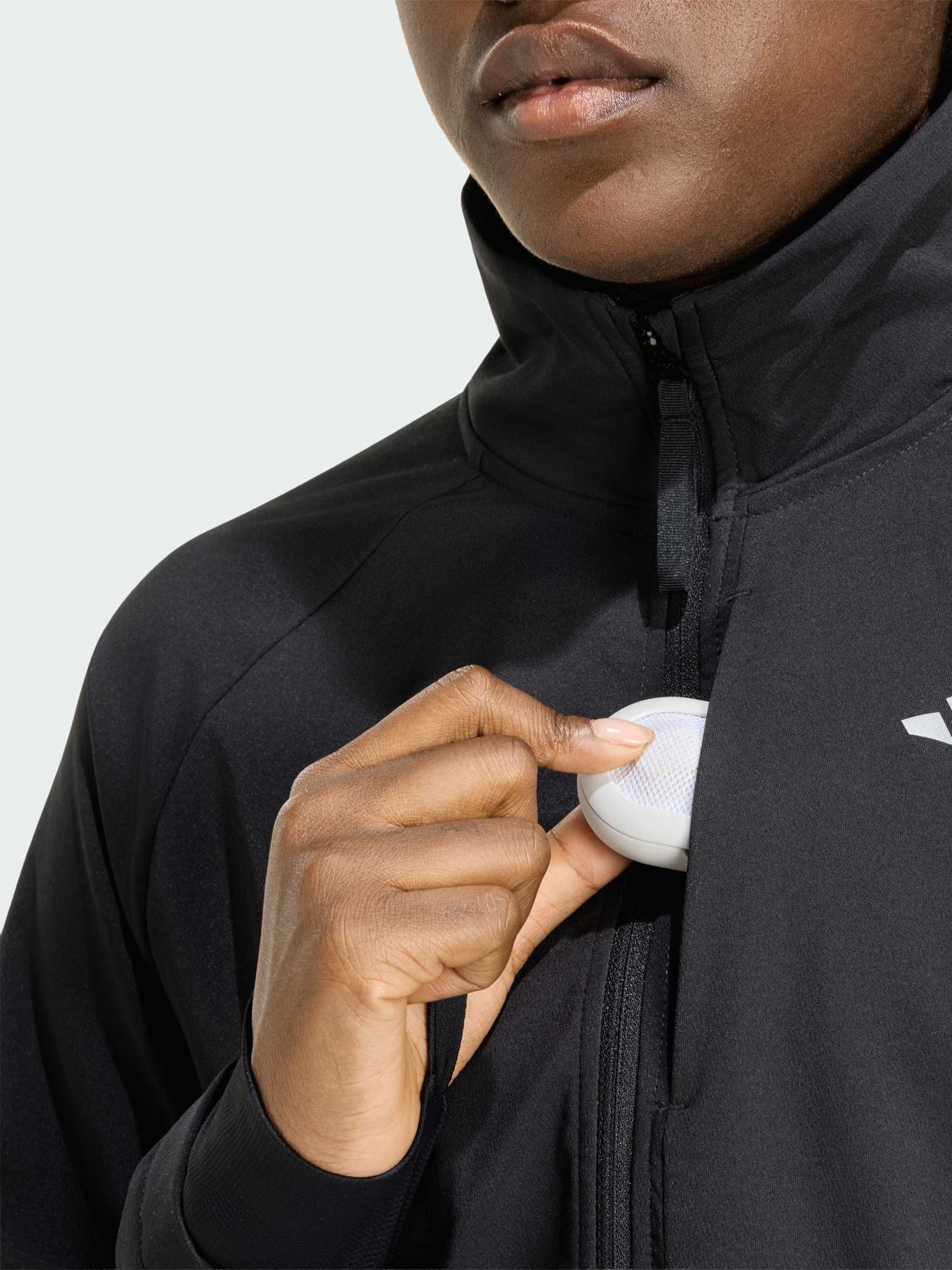 Куртки та дублянки Adidas модель KG5748 Фото