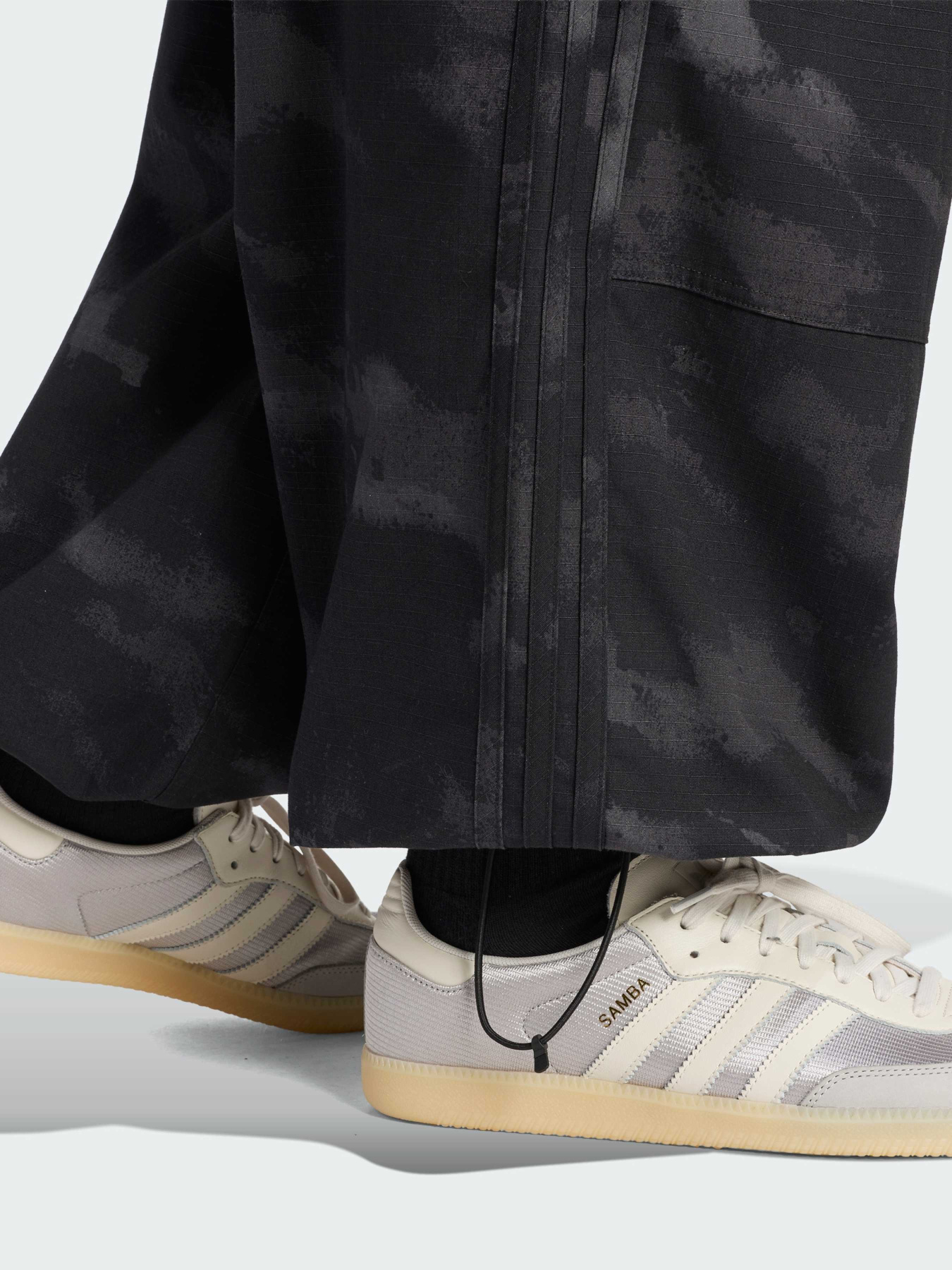 Штани Adidas Graphics модель IA5936 Фото