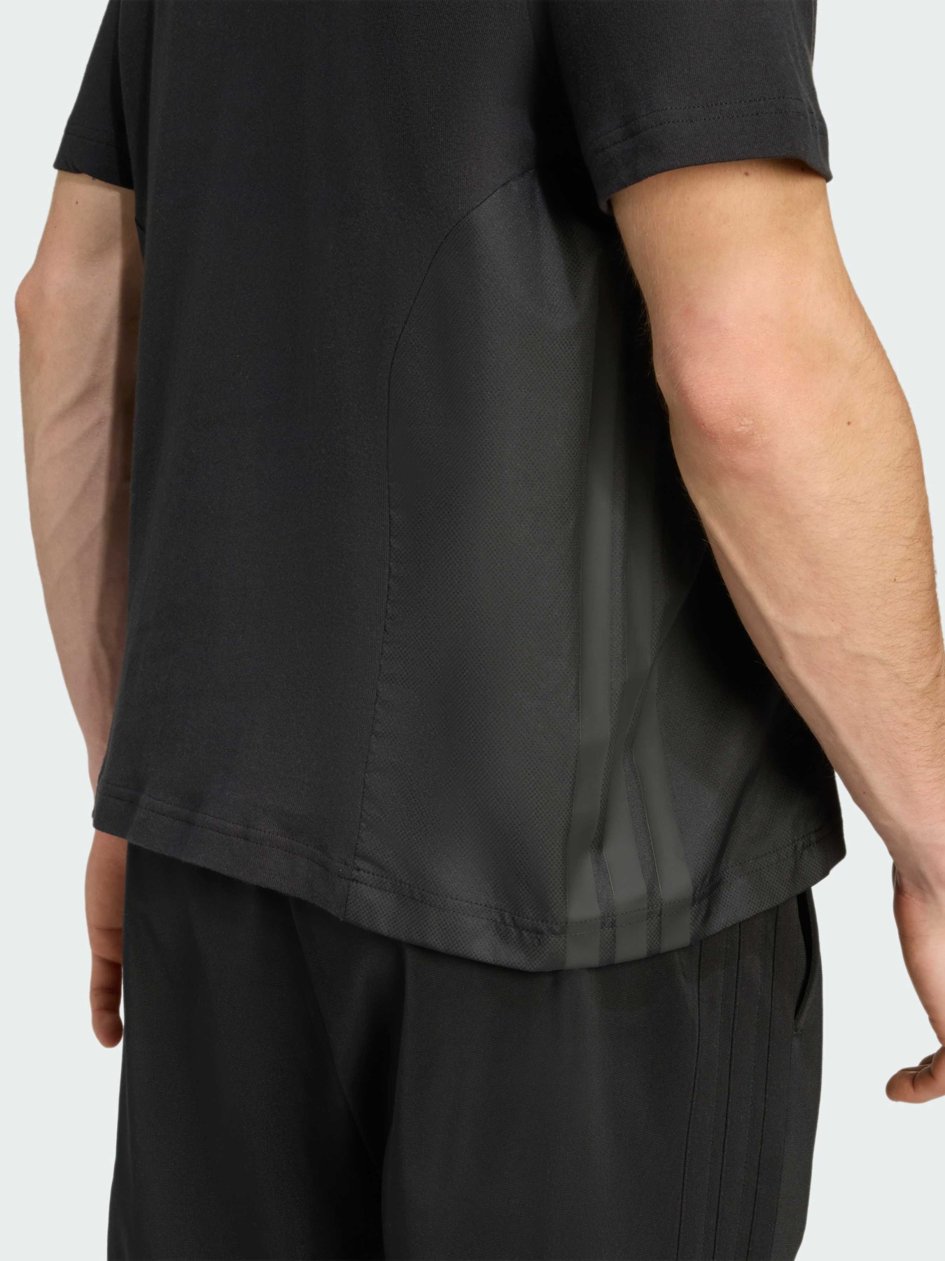 Футболки и поло Adidas модель JM3905 Футболки и поло Adidas модель JM3905 Фото