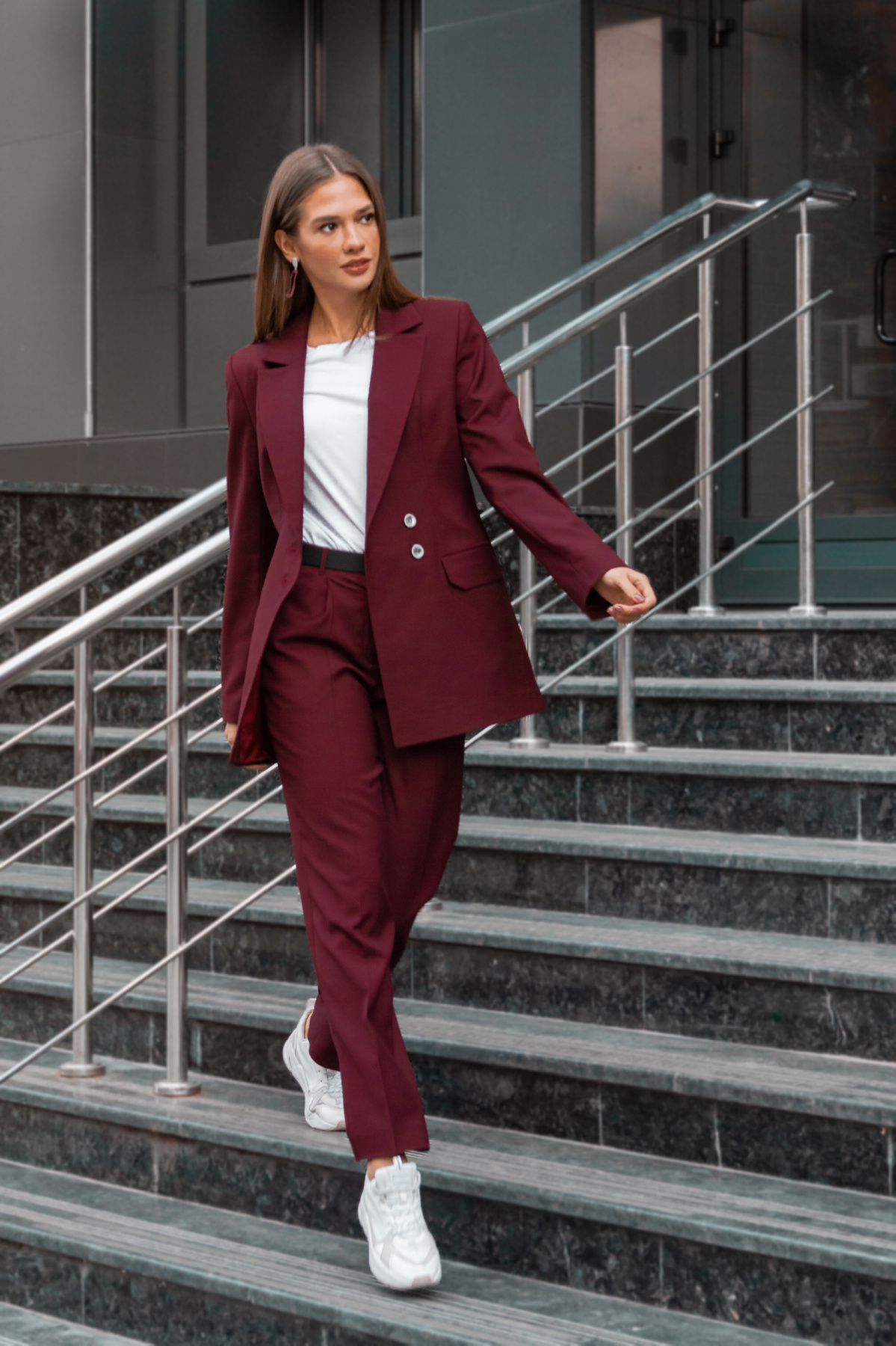 Костюмы Костюм женский классический цвета марсала модель Su10011 Фото