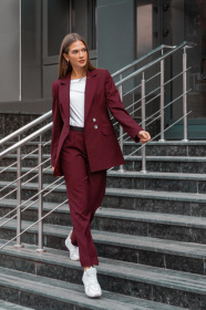 Костюмы Костюм женский классический цвета марсала модель Su10011 Фото