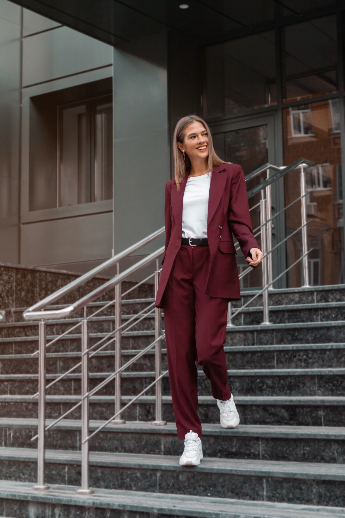 Костюми Костюм женский классический цвета марсала модель Su10011 Фото