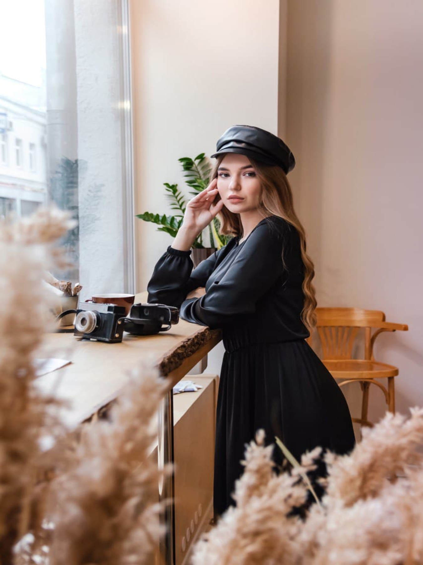 Платья Платье вечернее SONO черного цвета Шо Вдягти с длинным рукавом модель D20021 Фото