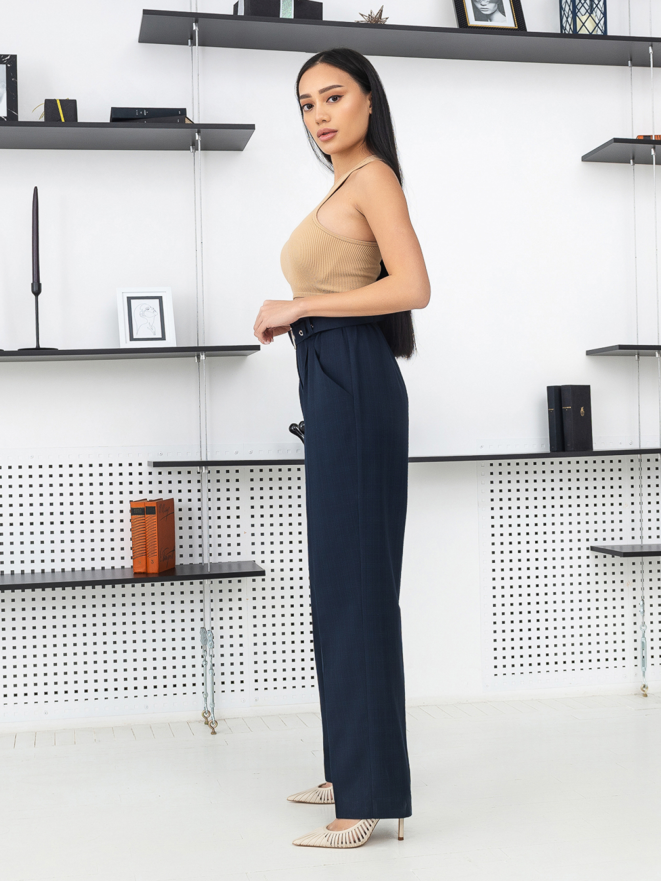 Повседневные штаны Брюки женские классические в клетку с поясом и высокой талией модель P2006 Фото