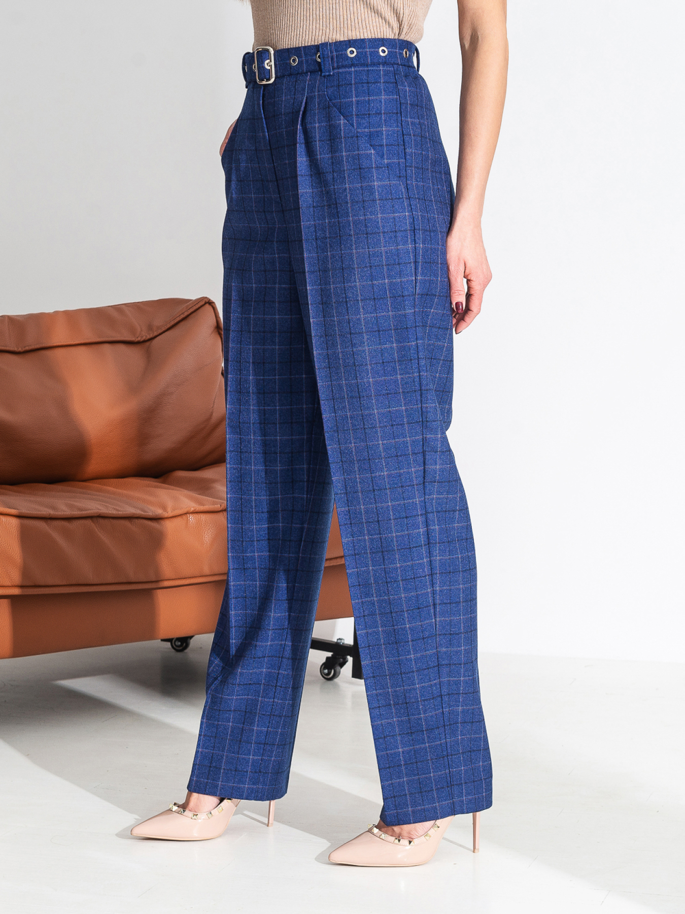 Брюки Брюки женские классические в клетку с поясом и высокой талией модель P2008 Фото