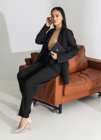 Костюмы Костюм женский классический на пуговицах модель Su1003 Фото