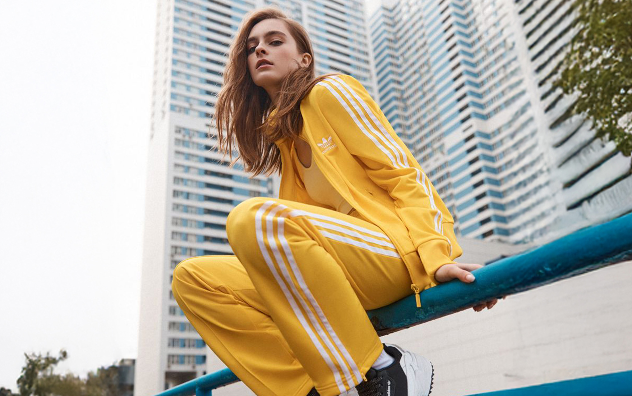 СПОРТИВНЫЕ КОСТЮМЫ