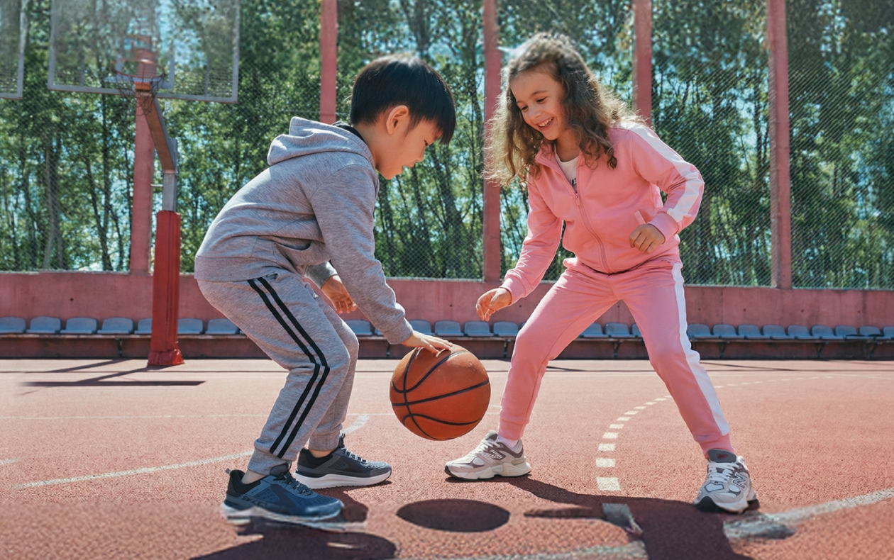 КРОССОВКИ И ОДЕЖДА